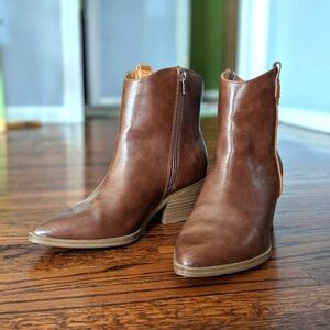 Universal Thread Boots - Womens - Size 7 - Brown Faux Leather Heels Pointed